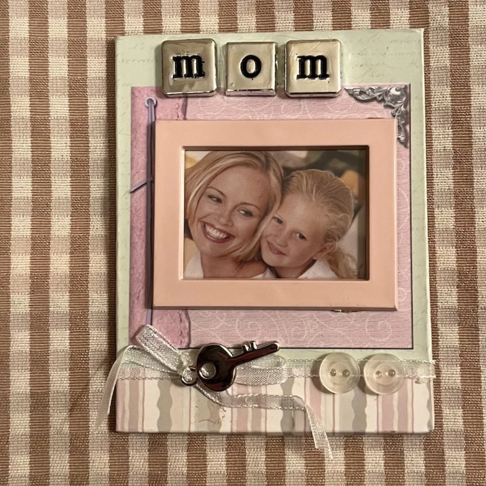 Mini Photo Frame Fridge Magnets – “MOM” & “DAD” – Set of 2 – NWOT